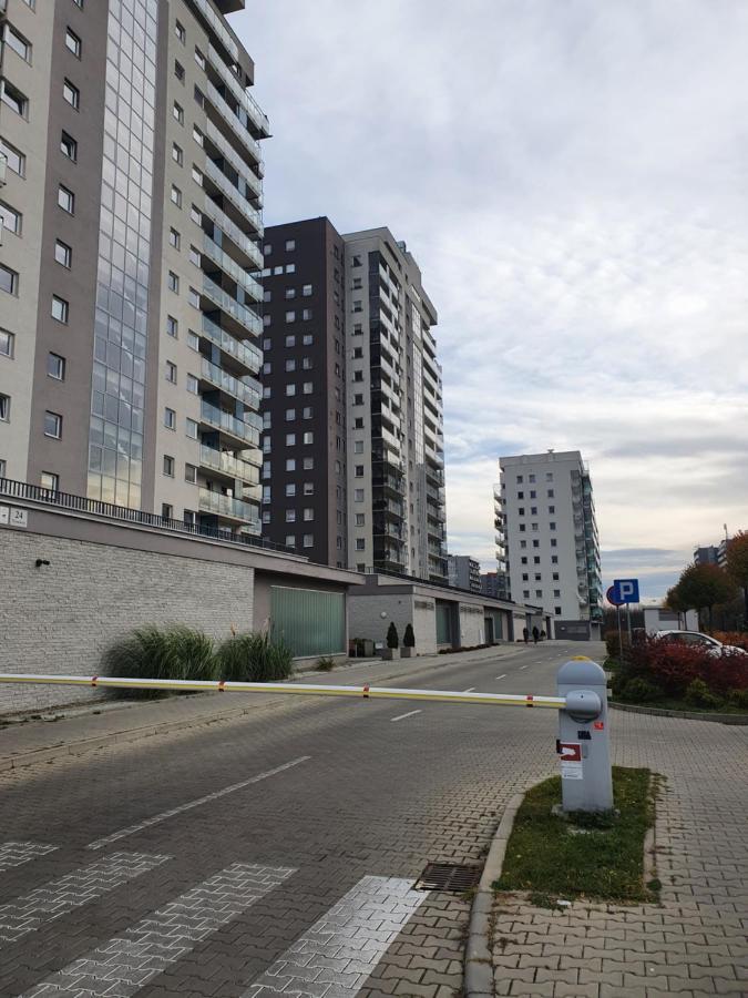 Apartment W Chmurach- 15 Pietro Osiedle Tysiaclecia- Parking W Hali Garazowej, Wielki Taras Z Lezakami I Widokiem Na Zachod Slonca