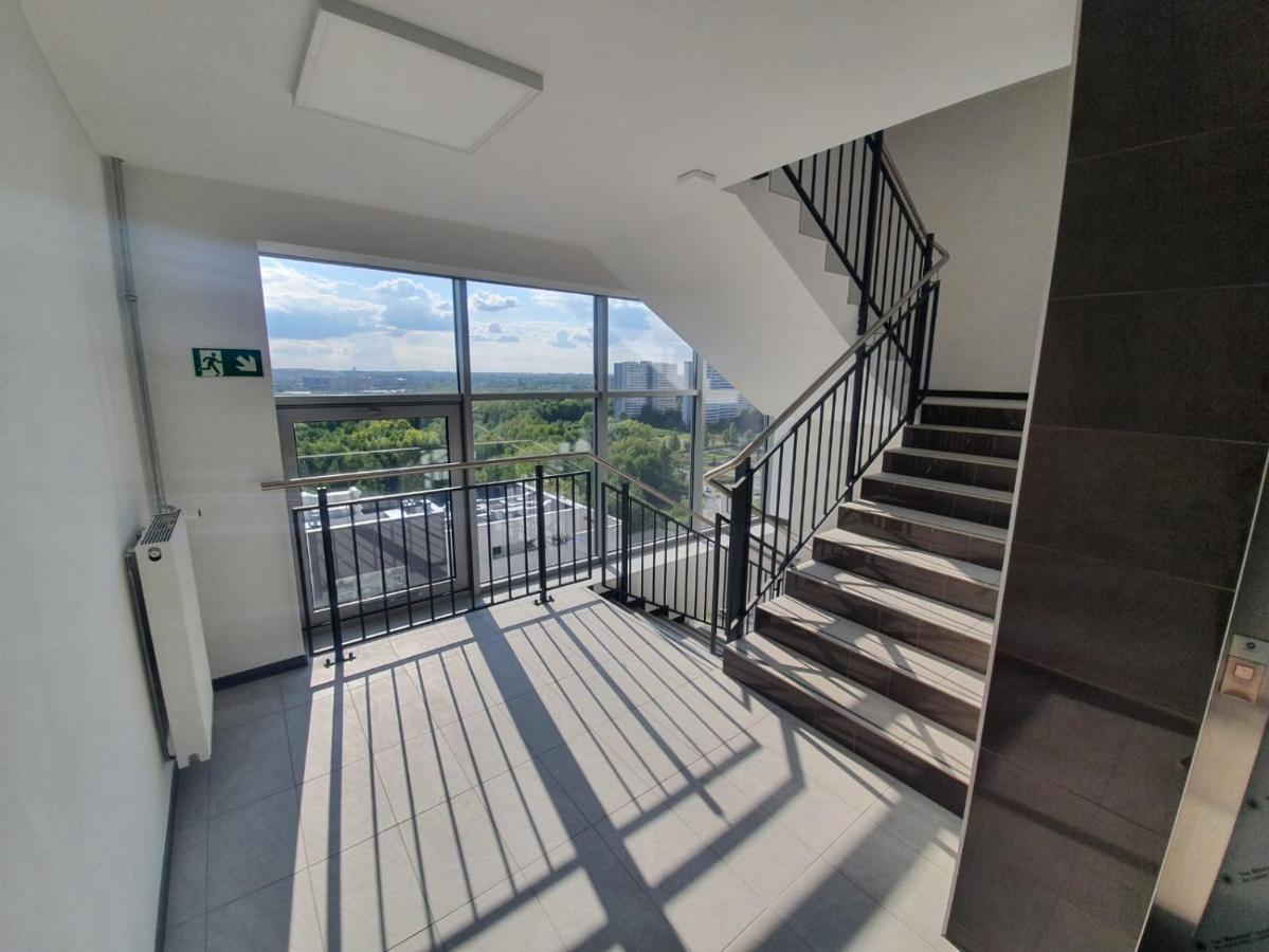 Apartment W Chmurach- 15 Pietro Osiedle Tysiaclecia- Parking W Hali Garazowej, Wielki Taras Z Lezakami I Widokiem Na Zachod Slonca